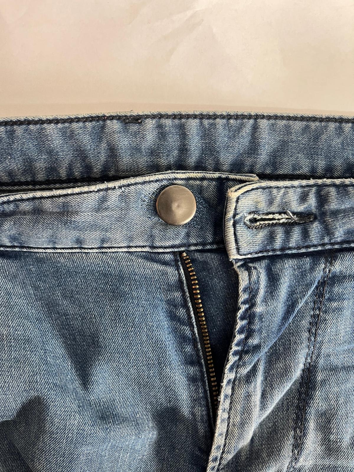 Hammer on button for jeans